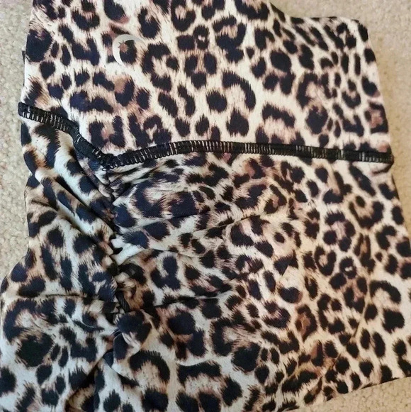 ZYIA-Leopard Brilliant Scrunchy Hi-Waist 7/8 24" - Picture 4 of 5